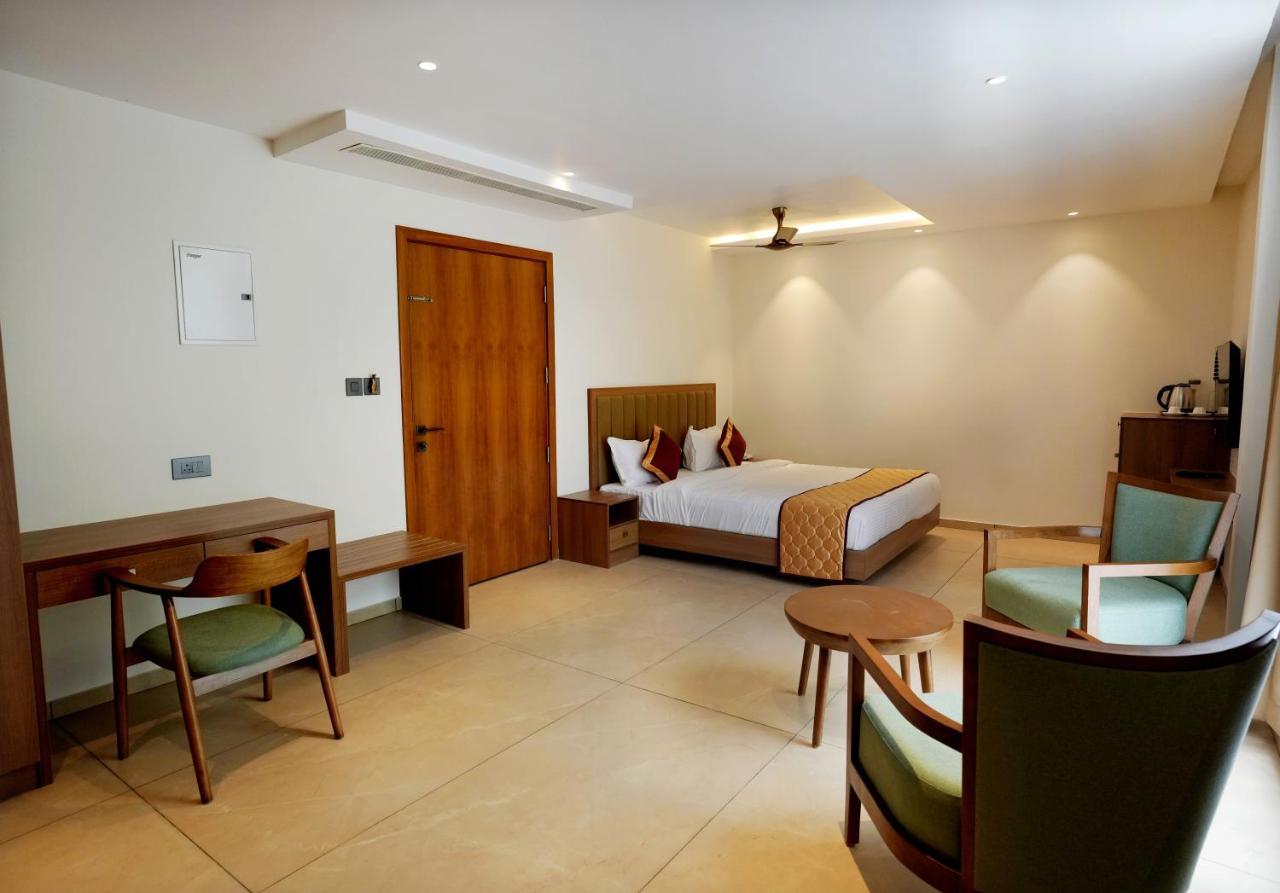 Bluemist Resorts Athirappilly エクステリア 写真