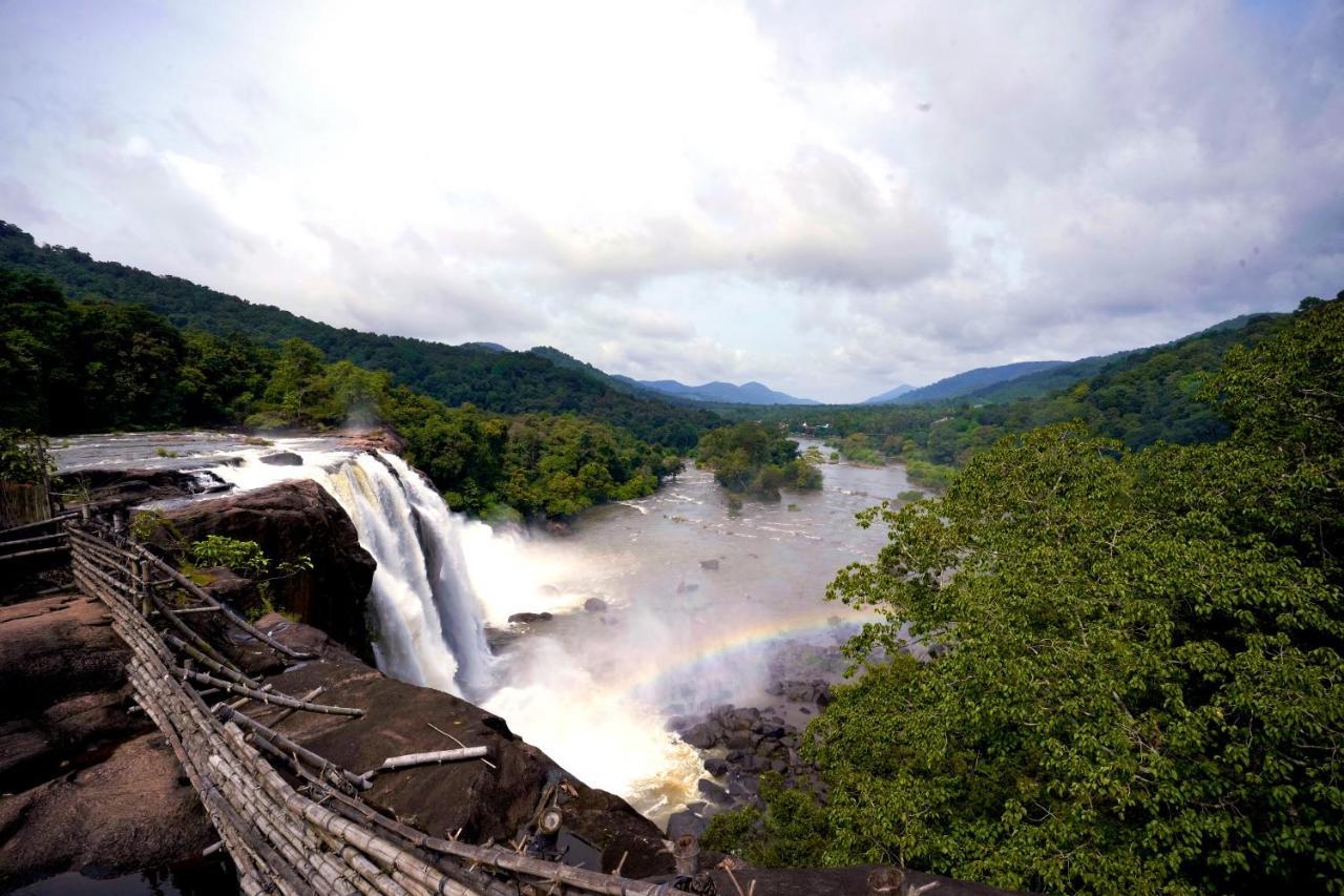 Bluemist Resorts Athirappilly エクステリア 写真